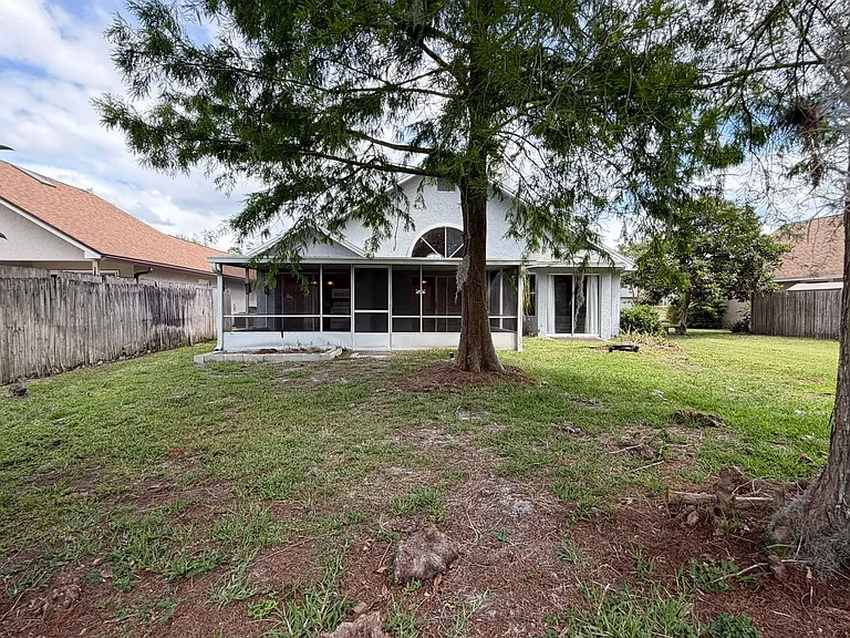 625 Remington Oak Dr — Photo 19