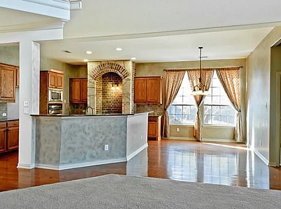 2nd image of 801 Clay Dr