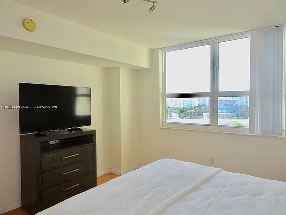 5th image of 19501 W Country Club Dr APT 905