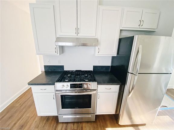 3rd image of 1612 Orchard Grove Ave