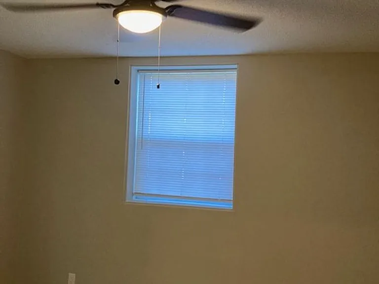 Hollow Hills Apartments — Photo 65