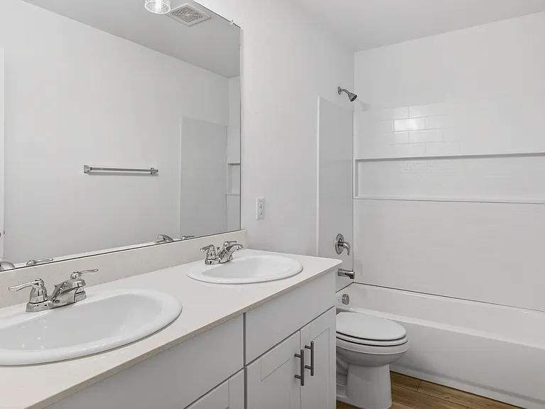 605 Grenada Lake Dr — Photo 36
