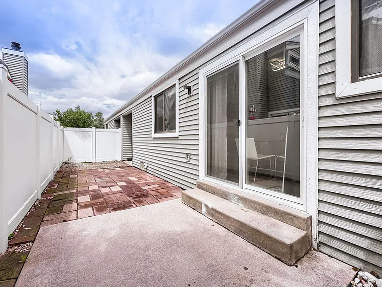 11909 Monroe Way — Photo 3