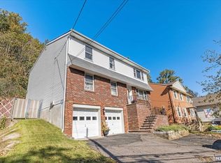 52 Mountain Park Rd, Clifton, NJ 07013