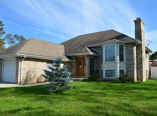 3N265 McNair Ave, Addison, IL 60101