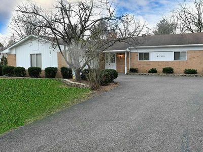 3755 W South Blvd, Troy, MI, 48098