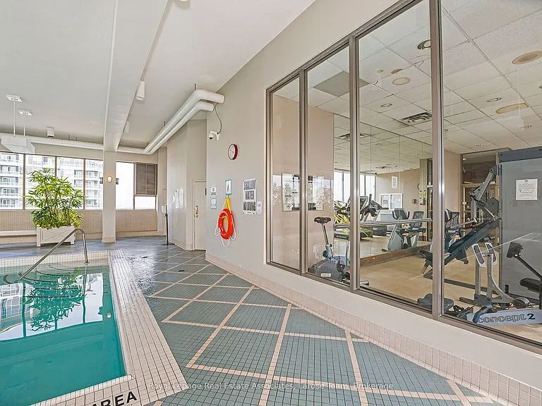 55 Elm Dr W #Penthouse 02 — Photo 24
