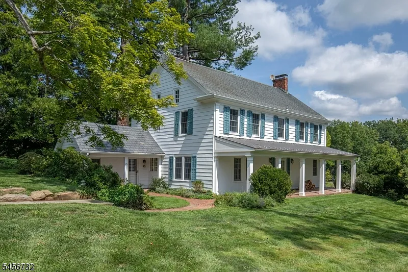 4 bed, 2.5 bath, $6,250 — Photo 2