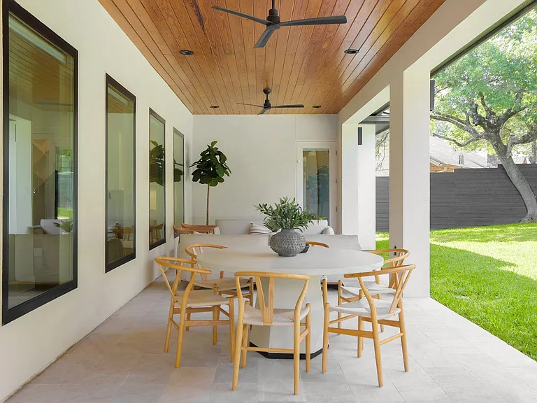 1800 Bay Hill Dr — Photo 32