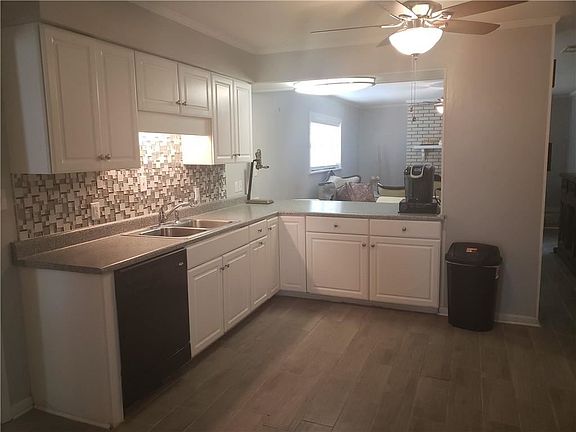 4th image of 423 W Shore Dr
