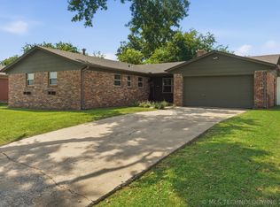 6916 E 18th St, Tulsa, OK 74112