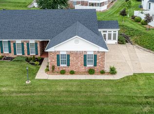 4014 Cambridge Cir, Jefferson City, MO 65109