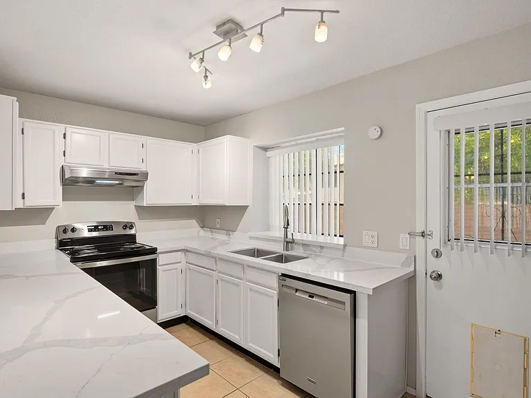 921 W University Dr #1231 — Photo 13
