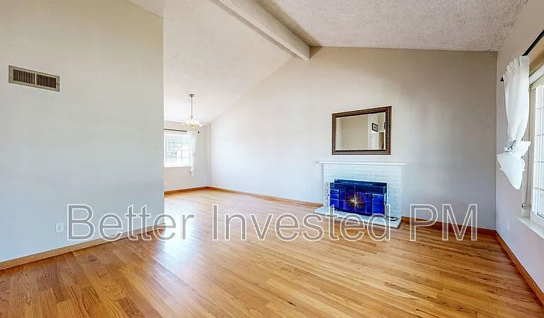 848 Sprucewood Ct — Photo 3
