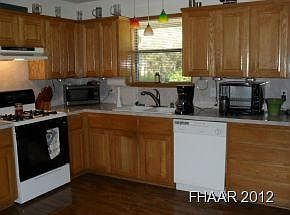 2nd image of 676 Oakalla Loop