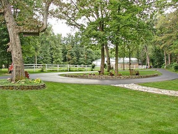 Circle drive in front