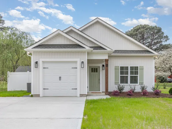 8 Nottingham Pl, Smithfield, NC 27577