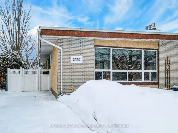 2462 Tupper Ave, Ottawa, ON K1G 1G7