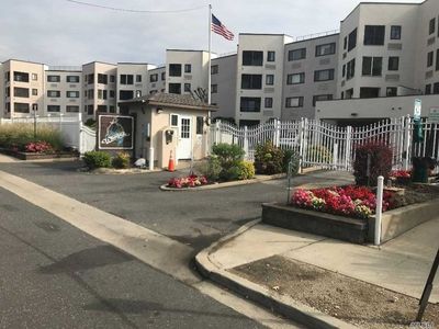 725 Miller Ave APT 403, Freeport, NY, 11520