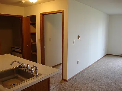 Valley Manor Apartments — Photo 7