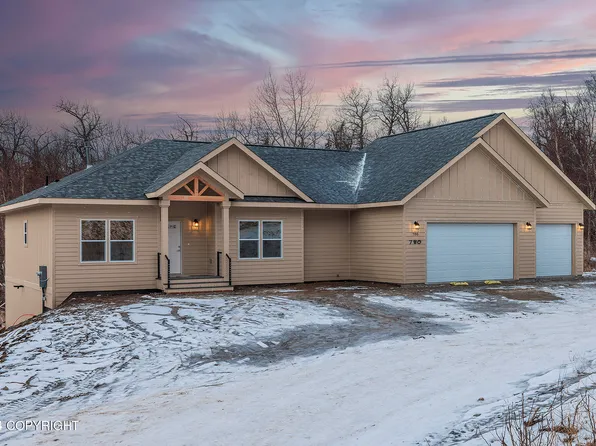 780 N Yeti St, Palmer, AK 99645
