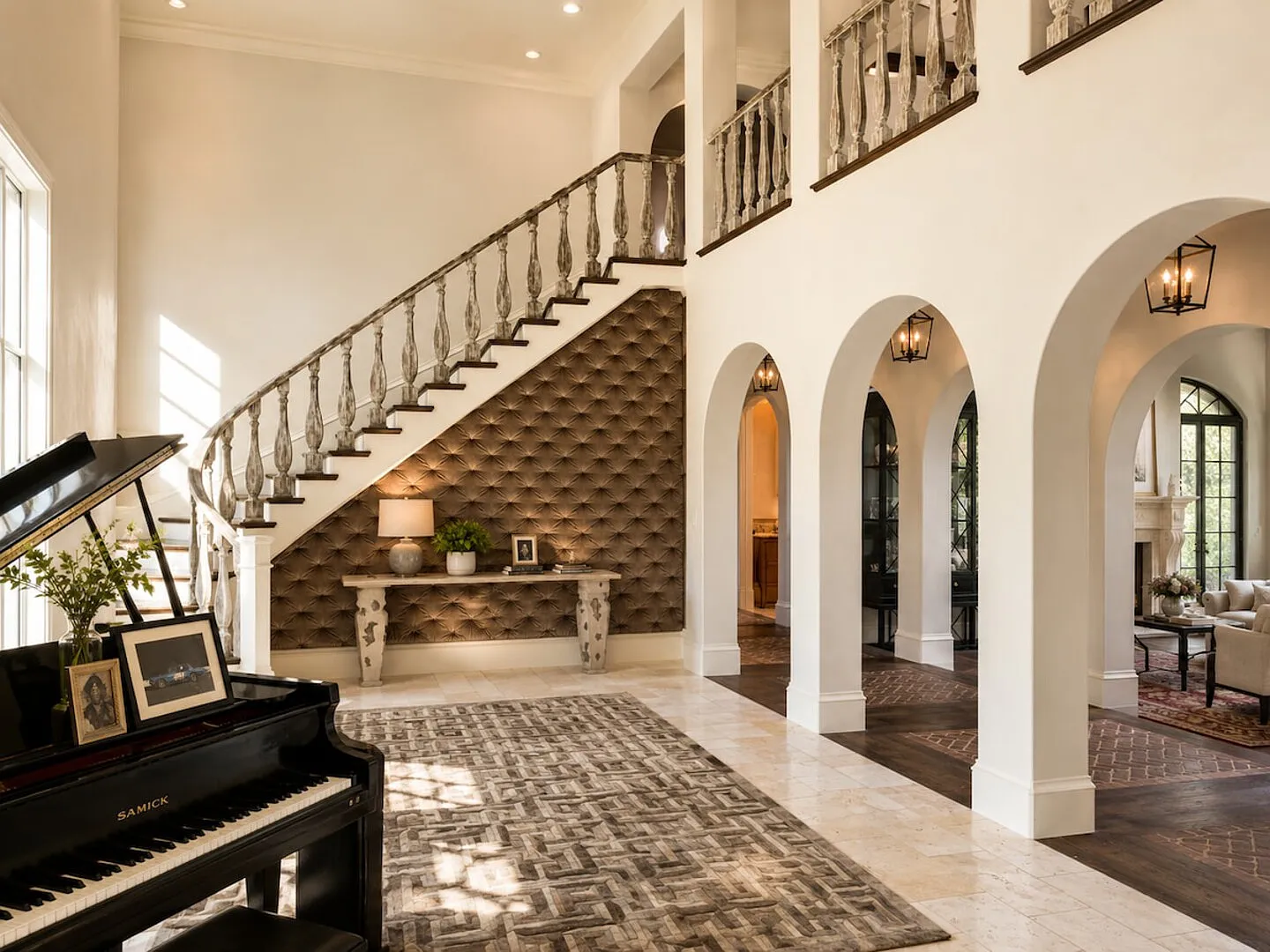 Grand Luxury 11,000 sq ft Estate 6BR, 8BA, Pool & Premium Finishes — Photo 3
