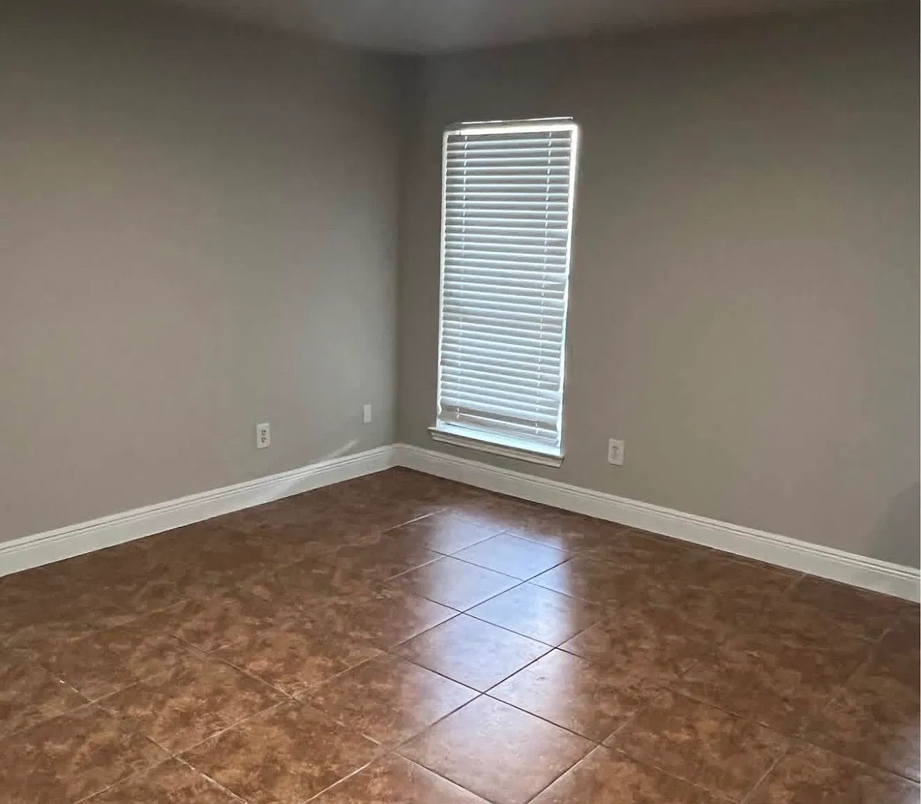 3 bed, 2.5 bath, 1750 sqft, $2,000 — Photo 3