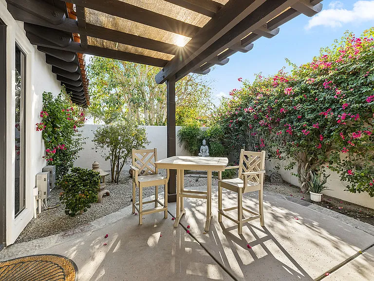 45699 W Via Villaggio — Photo 37