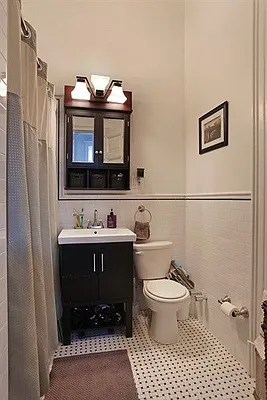 Rented by AAU Real Estate Advisors | media 10