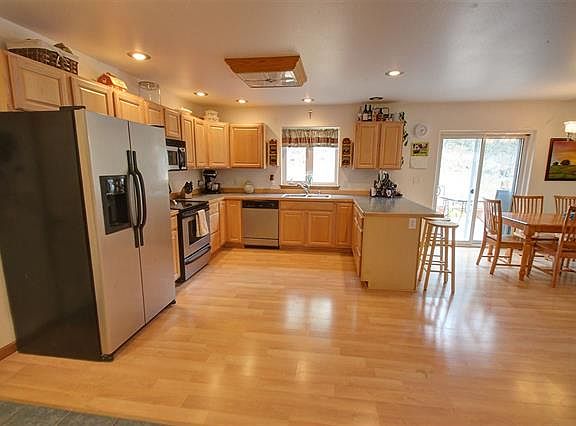 4th image of 257 Fair Pl