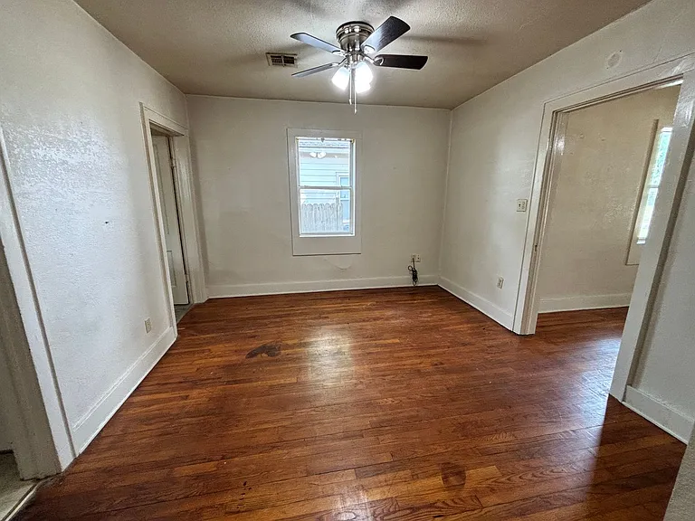 703 N Blvd — Photo 6