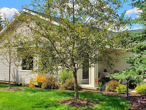 3rd image of 194 SE Brewer Park Cir #63
