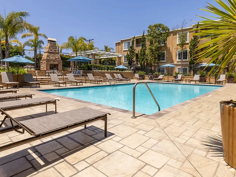 Resort-style Swimming Pool