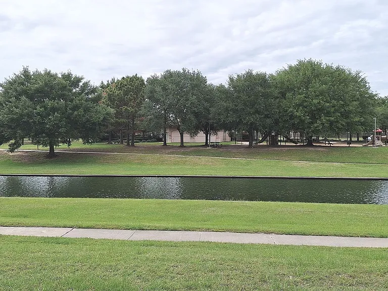 10615 Cortland Ridge Ln — Photo 41
