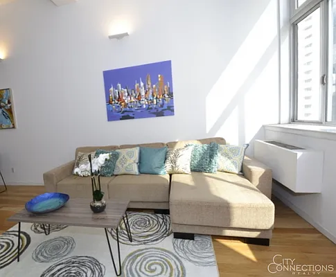 Rented by City Connections Realty | media 3