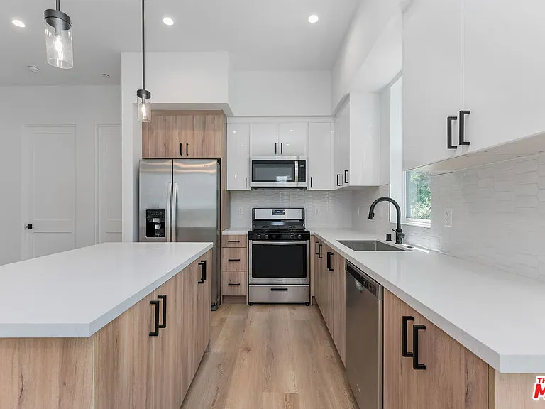 1821 N Ashmore Pl #1 — Photo 5