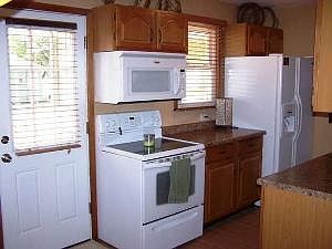 4th image of 303 N Belmont Dr