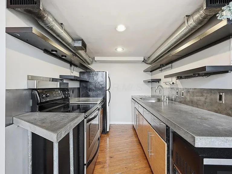 444 N Front St #301 — Photo 4