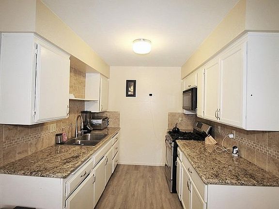 5th image of 1251 Mirage St