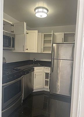 3rd image of 420 E 80th St APT 4M