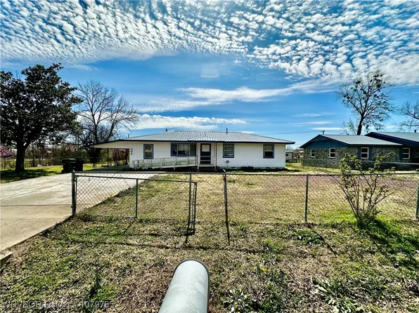 304 W Denton Ave, Sallisaw, OK 74955