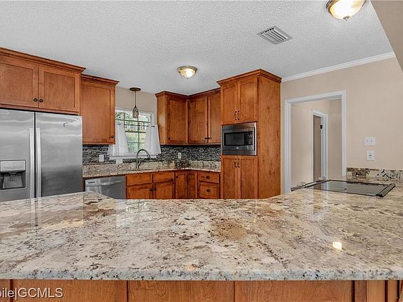 3rd image of 5908 Theles Dr