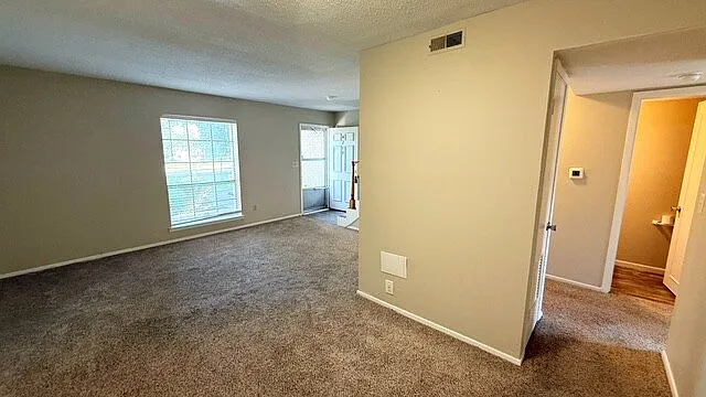 2 bed, 1.5 bath, 1178 sqft, $1,495 — Photo 4