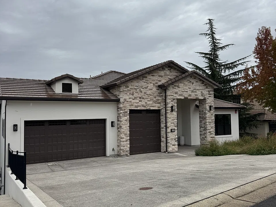 3197 Warren Ln