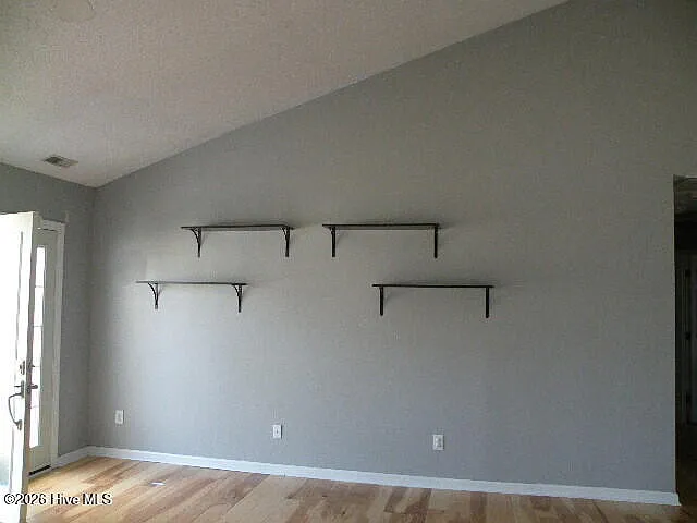 403 Jacqueline Dr — Photo 3