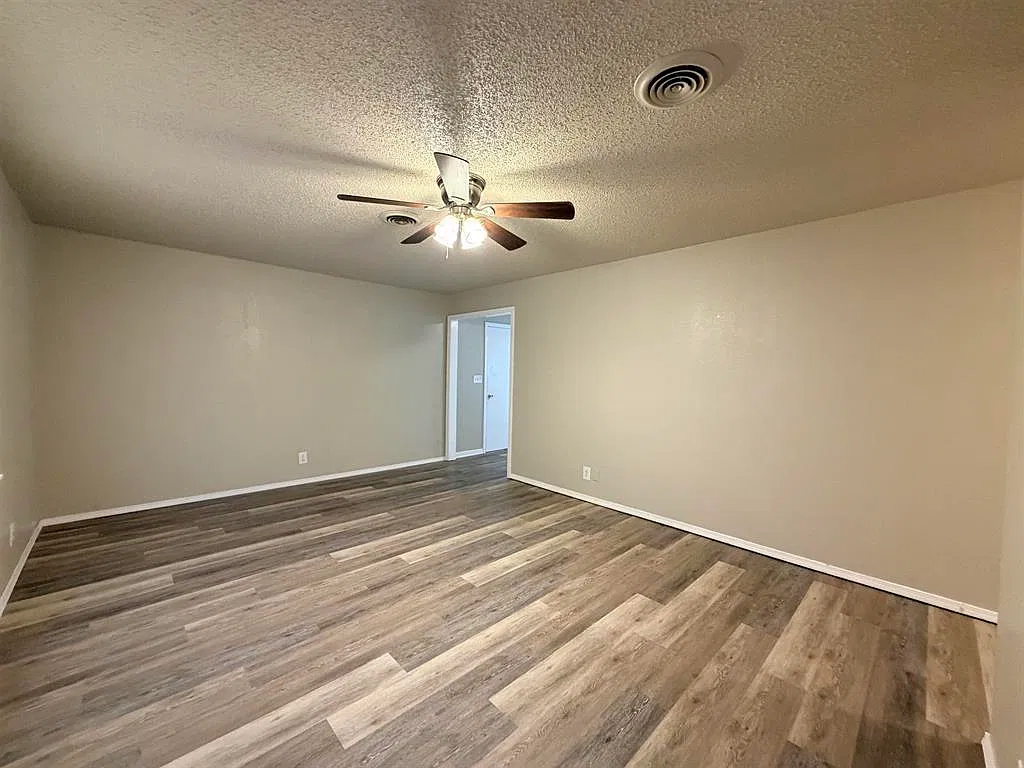 3314 Brooks Drive - 1 — Photo 3