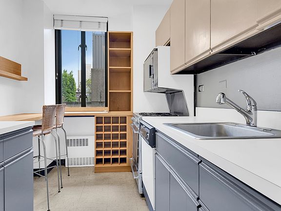 5th image of 407 Park Ave S APT 3B