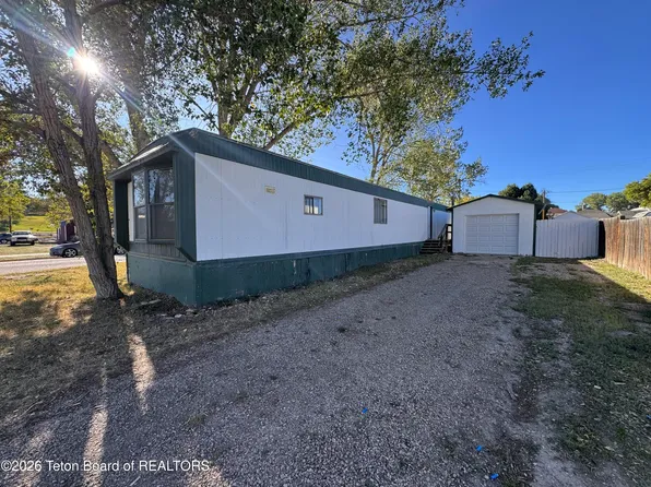 1006 Beech Ave, Kemmerer, WY 83101