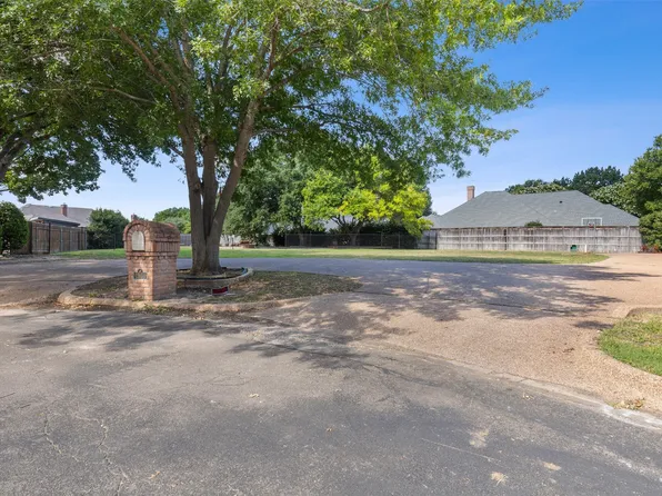 4904 Bradford Ct, Fort Worth, TX 76132