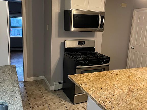 Kitchen, gas stove, garbage disposal